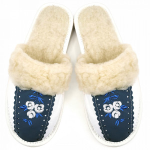 Papuci de Casa Dama Imblaniti cu Lana de Oaie Model 'Root Traditions' Antique Blue