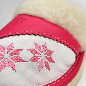Papuci de Casa Dama Imblaniti cu Lana de Oaie Model 'Spirit of Winter' Pink