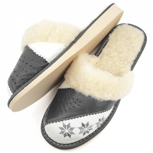 Papuci de Casa Dama Imblaniti cu Lana de Oaie Model 'Spirit of Winter' Gray