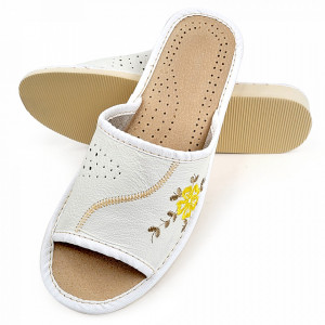 Papuci de Casa Dama Material Piele Culoare Alb Model 'White Soul'