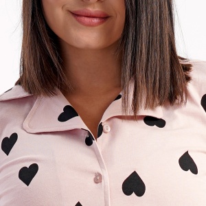 Pijama cu Nasturi Damă din Bumbac 100% Vienetta Model 'Pure Love' - Prezentare pijama detaliu guler.