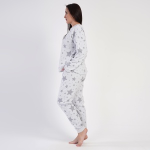 Pijama Dama Mărimi Mari din Bumbac Interlok Vienetta, Model 'Jakard'. Prezentare pijama din lateral.