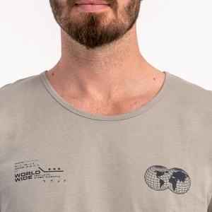 Pijamale Bărbați din Bumbac 100% Vienetta | MAN Model 'World Wide' Gray - Prezentare pijama detaliu imprimeu.