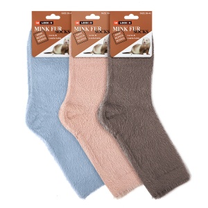 Setul complet de 3 perechi de șosete extrasoft 'Dreamy Haze' din blană de nurcă, prezentate pliate cu eticheta originală de brand.