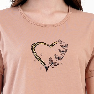 Pijama Damă din Bumbac 100% Vienetta, Model 'Butterfly Kiss' - Prezentare detaliu imprimeu bluză.