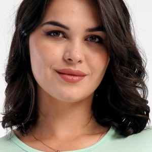 Pijamale Dama din Bumbac 100% Vienetta, Model 'Enjoy Fresh Life' - Prezentare model.