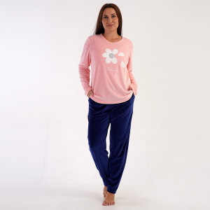 Women's Plus Size Pajamas in Soft Velor Vienetta Model 'Love Me Too' Pink