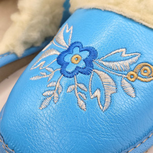 Papuci de Casa Dama Imblaniti cu Lana de Oaie Model 'Akna Rogue' Blue