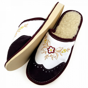 Papuci de Casa din Piele Intoarsa Imblaniti cu Lana Model 'London Brogue Inspire' Burberry