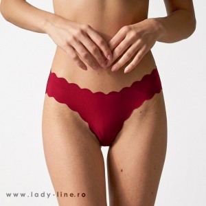 Potrivire Seducătoare: Microfibră fină Burgundy care se mulează perfect, oferind un confort premium.