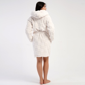 Halat Damă cu Glugă Welsoft Vienetta Soft & Pure, Model 'Snowy' - Prezentare halat din spate.