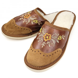 Papuci de Casa din Piele Imblaniti cu Lana de Oaie Model 'London Brogue Brown' Winter