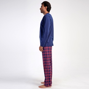 Pijamale Barbati Vienetta|MAN, Model 'New Adventure' | Relaxare și Confort. Prezentare din lateral.
