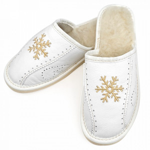 Papuci de Casa Dama Imblaniti cu Lana de Oaie Model 'Frozen Winter' White