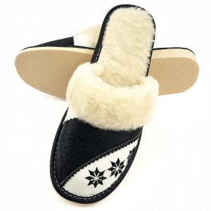 Papuci de Casa Dama Imblaniti cu Lana de Oaie Model 'Spirit of Winter' Black