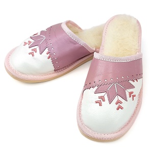 Papuci de Casă Îmblaniti cu Lână de Oaie Model 'Harmony' Pink | Confort și Căldură. Prezentare din față.