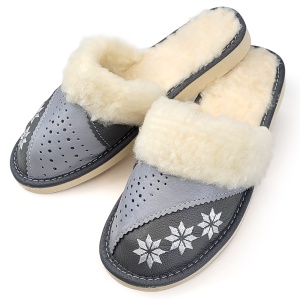 Papuci de Casă Îmblaniti cu Lână de Oaie Model 'Spirit of Winter' Greys
