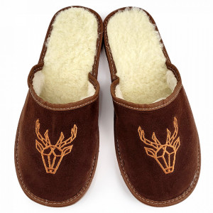Papuci de Casa din Piele Intoarsa Imblaniti cu Lana Naturala Model 'Cerbul Carpatin' Dark 🦌
