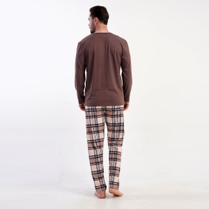 Pijamale Bărbați Confortabile Vienetta | MAN Model 'Just Trust' Brown - Prezentare pijama din spate.