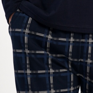 Pijamale Bărbați din Bumbac 100% Vienetta | MAN Model 'World Wide' Dark Blue-Prezentare detaliu buzunar.