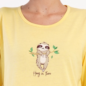 Pijamale Dama din Bumbac 100% Vienetta, Model 'Funny Day' Yellow. Prezentare pijama detaliu imprimeu.