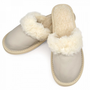 Papuci de Casa Dama Imblaniti cu Lana de Oaie Model 'Joy Season' Cream