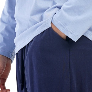 Pijamale Bărbați din Bumbac 100% Vienetta | MAN Model 'Hope Dream Future' Blue. Prezentare pijama detaliu buzunar pantalon.