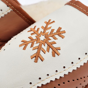 Papuci de Casa Dama Imblaniti cu Lana de Oaie Model 'Frozen Winter' Cream