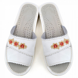 Papuci de Casa Dama Material Piele Culoare Alb Model 'Purity Flowers'