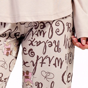 Pijama Dama din Bumbac 100% Vienetta, Model 'Good Morning!'. Prezentare pijama detaliu pantalon.