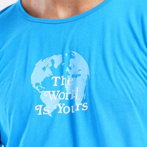 Pijamale Bărbați din Bumbac 100% Vienetta | MAN Model 'The World Is Yours'. Prezentare pijama detaliu imprimeu bluza.