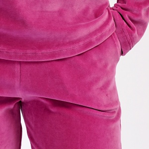 Pijamale Dama din Soft Velur Vienetta Model 'Vision Butterfly' - Prezentare pijama detaliu buzunar pantalon.