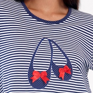 Pijama Damă din Bumbac 100% Vienetta, Model 'New Marina' - Prezentare pijama detaliu decolteu.