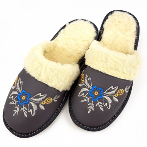 Papuci de Casa Dama Imblaniti cu Lana de Oaie Model 'Akna Rogue Gray' Winter