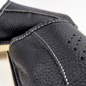 Papuci de Casa Imblaniti cu Lana de Oaie Culoare Negru Model 'New Black in Town' 