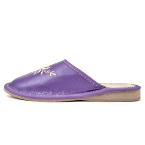 Papuci de Casa din Piele Model 'Akna Rogue Simple' Purple. Prezentare papuci de casa din lateral.