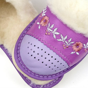 Papuci de Casa Dama Imblaniti cu Lana de Oaie Model 'Flower Garlands' Purple