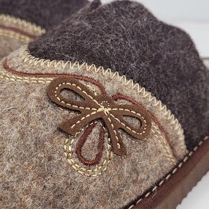 Papuci de Casă din Postav Model Summer Vogue Brown. Prezentare papuci de casă detalii.