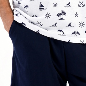 Pijama Barbati cu Pantalon Scurt Vienetta|MAN Model 'Nautical Breeze'. Prezentare pijama detaliu buzunar.
