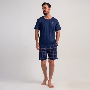Pantaloni scurți confortabili cu buzunare laterale practice, ideali pentru relaxare în confortul casei.