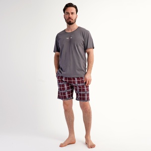 Pantaloni scurți confortabili, prevăzuți cu buzunare laterale pentru un plus de funcționalitate acasă.