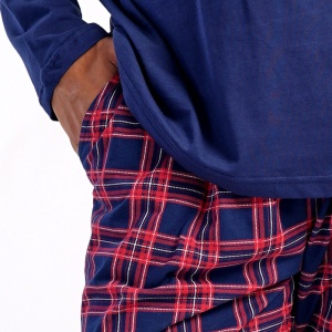 Pijamale Barbati Vienetta|MAN, Model 'New Adventure' | Relaxare și Confort. Prezentare detaliubuzunar.