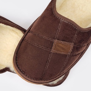 Papuci de Casă Plușați Îmblăniți ci Lână, Model 'Soft & Strong' Classic Brown - Papuci prezentare detalii.