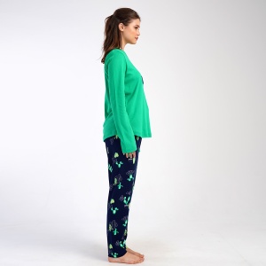 Pijama Dama din Bumbac Interlock Vienetta, Model 'Arizona Dream' | Căldură și Stil. Prezentare din lateral.