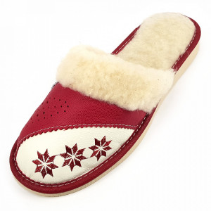 Papuci de Casa Dama Imblaniti cu Lana de Oaie Model 'Spirit of Winter' Burgundy