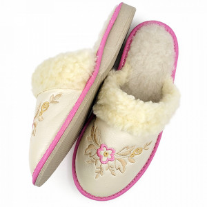 Papuci de Casa Dama Imblaniti cu Lana de Oaie Model 'Pearl Pink' 