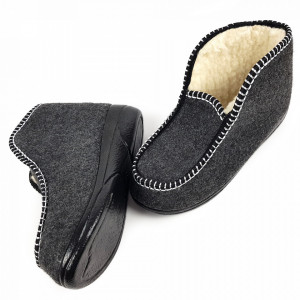 Ghete din Lana pentru Interior si Exterior Culoare Gri, Model 'Bucovina Simplicity'