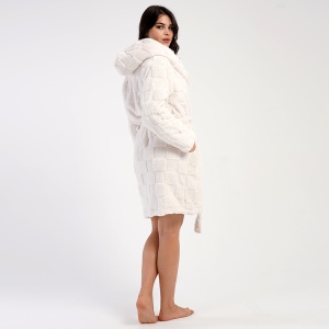 Halat Damă cu Glugă Welsoft Vienetta Soft & Pure, Model 'Snowy' - Prezentare halat din lateral.