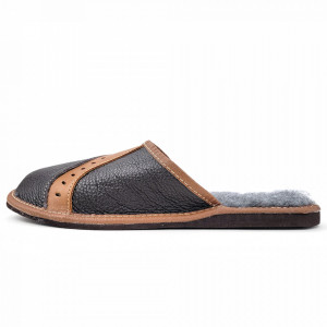 Papuci de Casa din Piele Imblaniti cu Lana Naturala Model 'Highlander Winter'