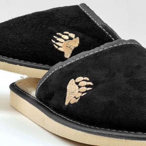 Papuci de Casa din Piele Imblaniti cu Lana Naturala Model 'Touching Bear' Black